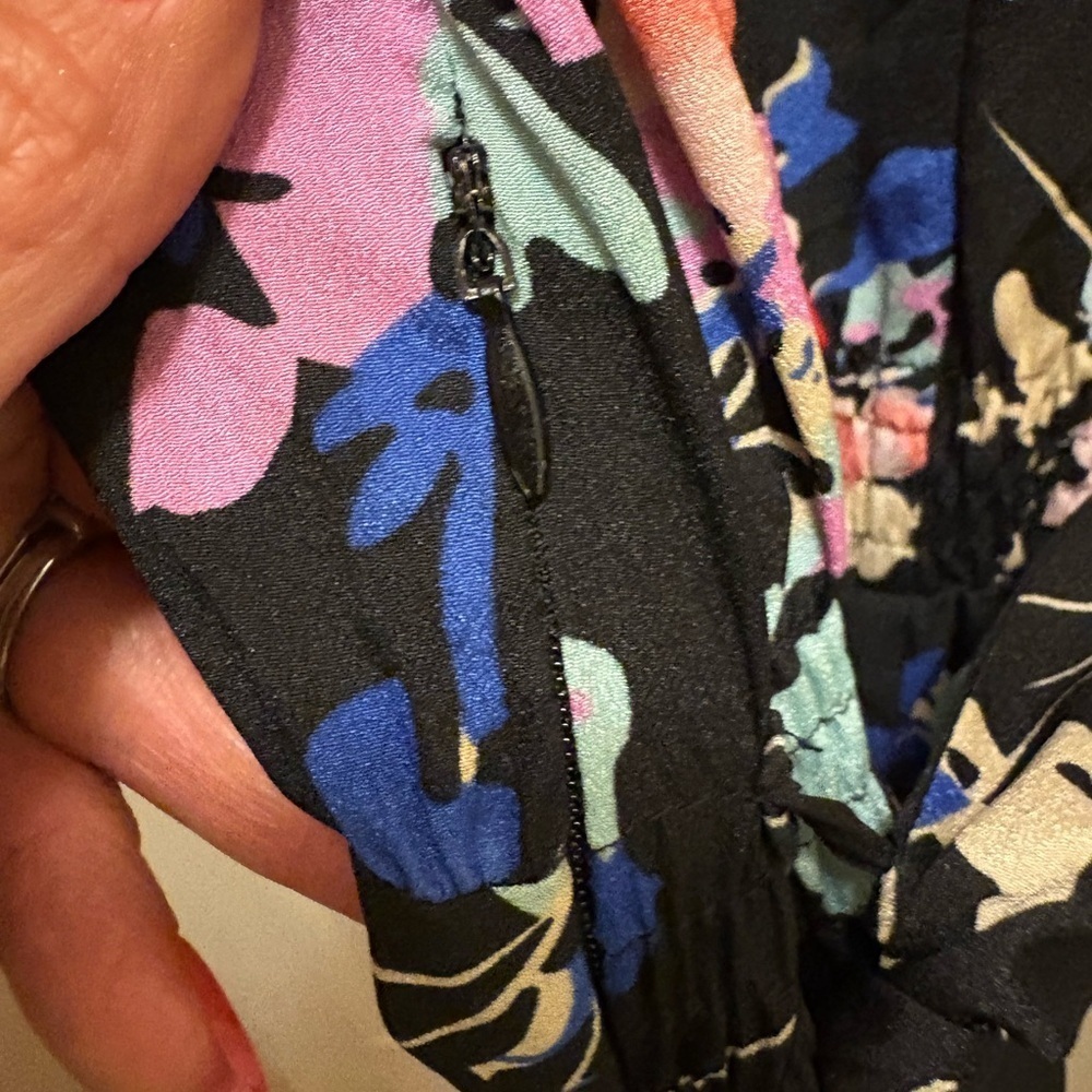 Yumi Kim Floral Black Tie Waist Romper w/ Pockets Sz S - Picture 14 of 16